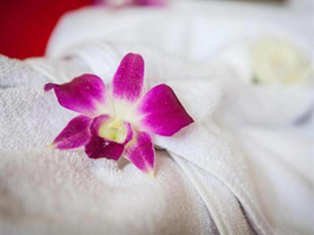 Triple Rund Place Hotel Patong Zewnętrze zdjęcie