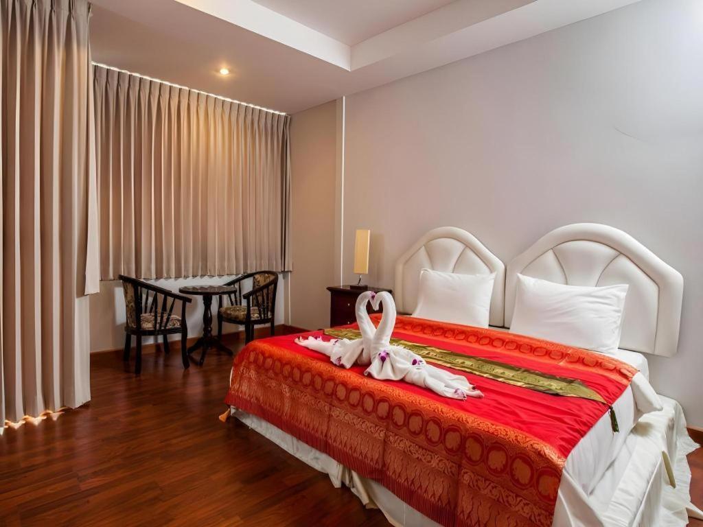 Triple Rund Place Hotel Patong Zewnętrze zdjęcie