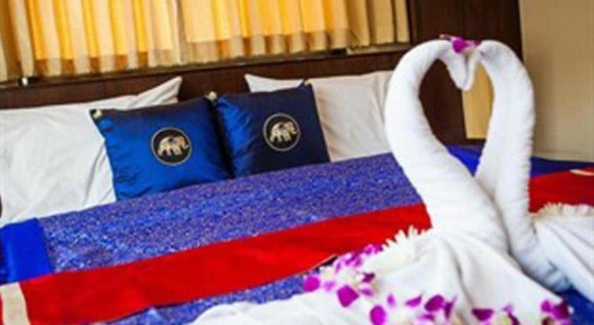 Triple Rund Place Hotel Patong Zewnętrze zdjęcie