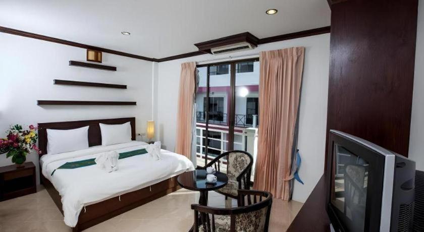 Triple Rund Place Hotel Patong Zewnętrze zdjęcie