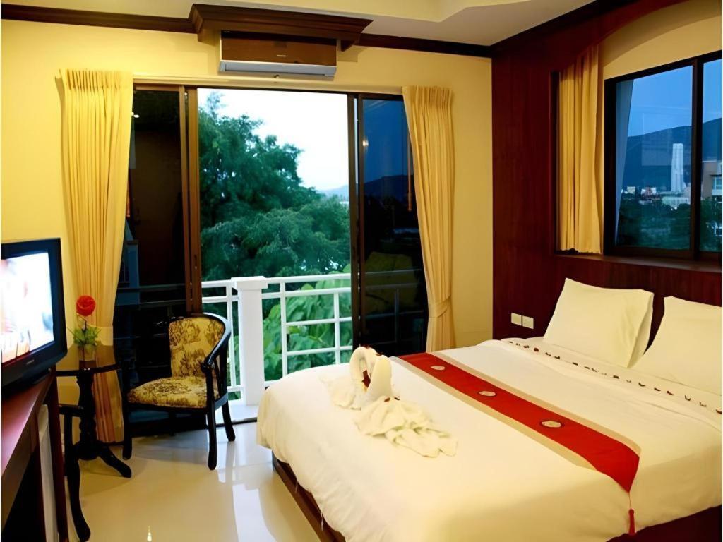 Triple Rund Place Hotel Patong Zewnętrze zdjęcie